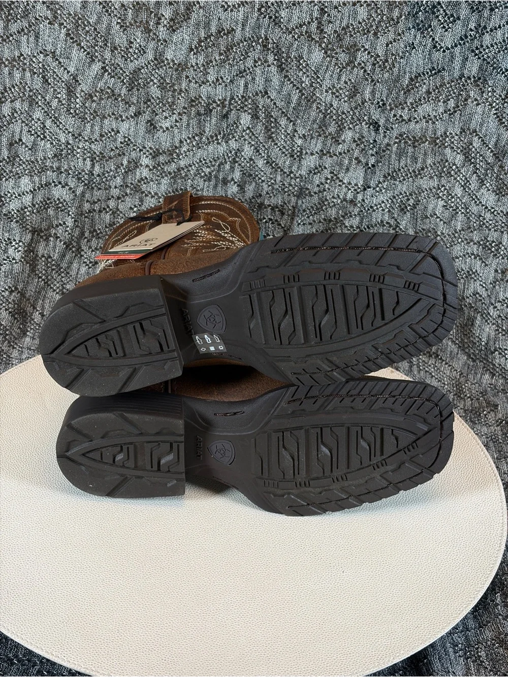 Ariat Kid's Hybrid Rancher boots Kids size 2.5